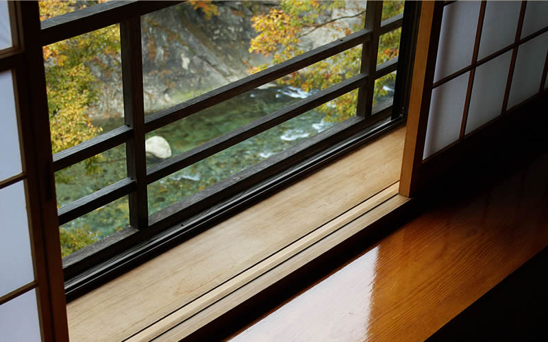 渓谷美和室二間